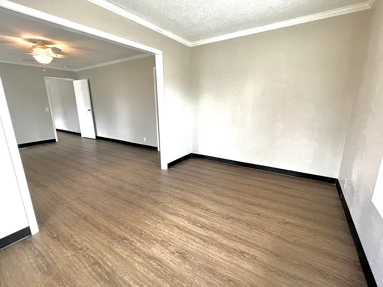 205 S Elm St — Photo 13