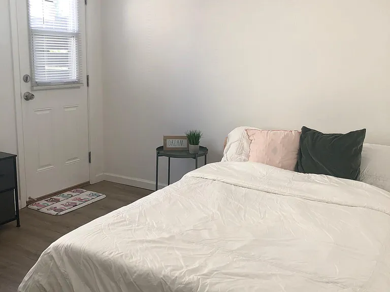 242 Lakeview Ave — Photo 6