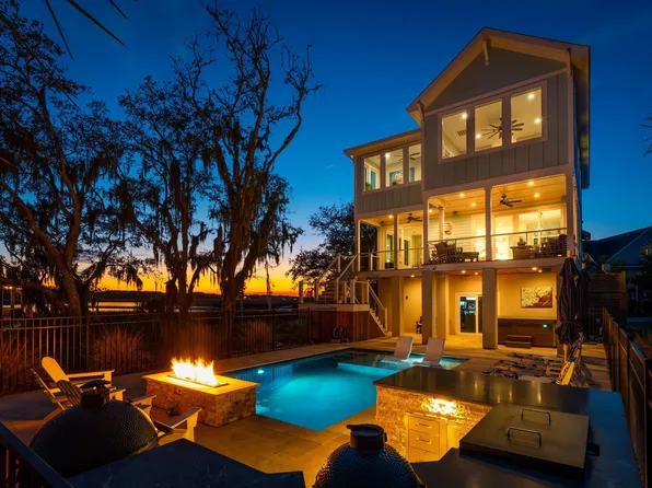 538 Towles Crossing Dr, Johns Island, SC 29455