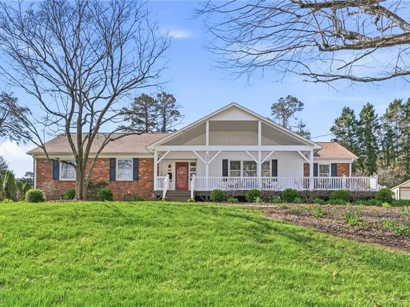 2832 Monticello Dr, Winston Salem, NC 27106
