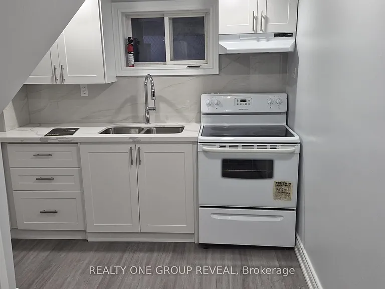 75 Regatta Cres #BASEMENT — Photo 14