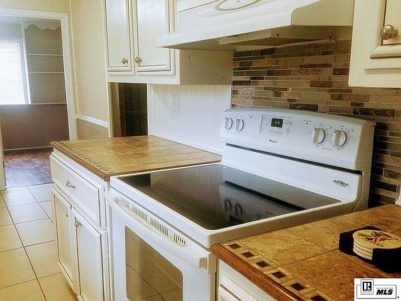 4th image of 17 Camellia Dr