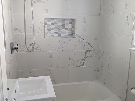 3rd image of 1723 E Erie St #F