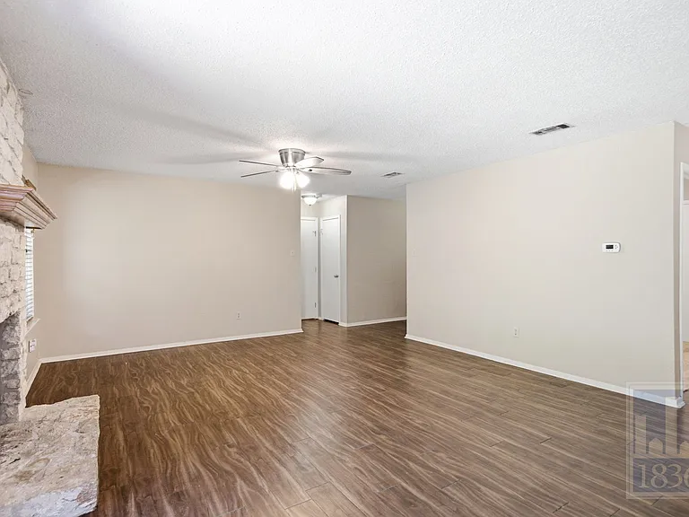 9002 Marsh Dr — Photo 6