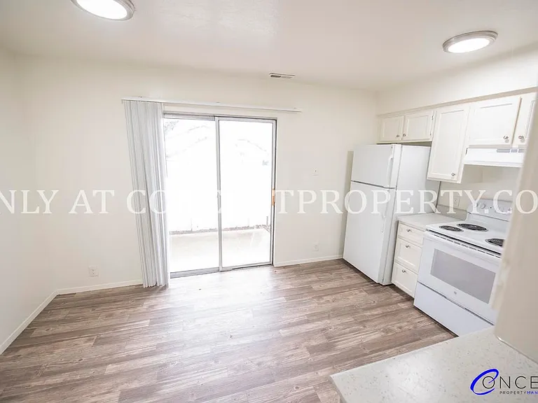 1499 W 2320 S — Photo 16