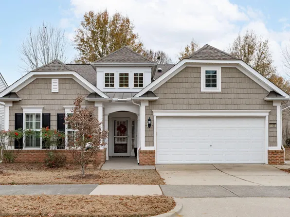 1105 Ventnor Pl, Cary, NC 27519