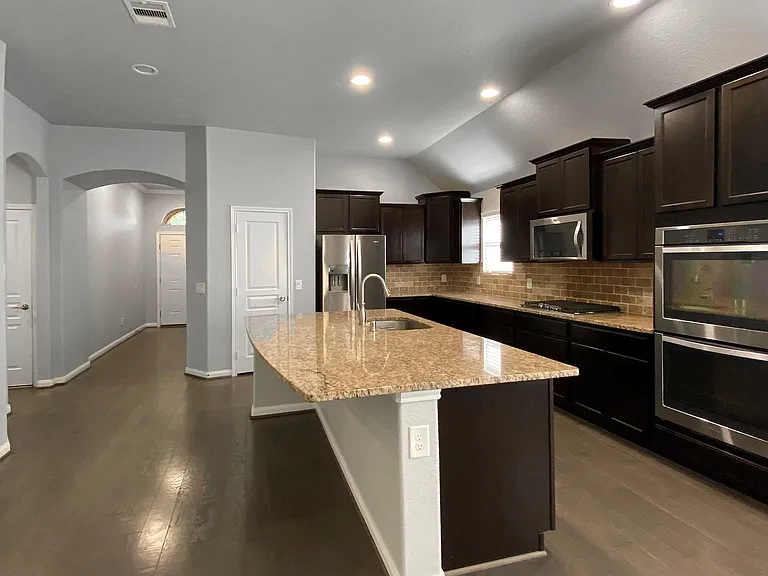 10 Pinestead Ct — Photo 15