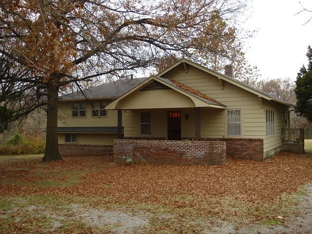1st image of 4061 Parkview Dr