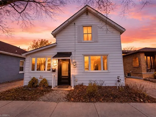 68 Oak St, Brantford, ON N3T 2B1