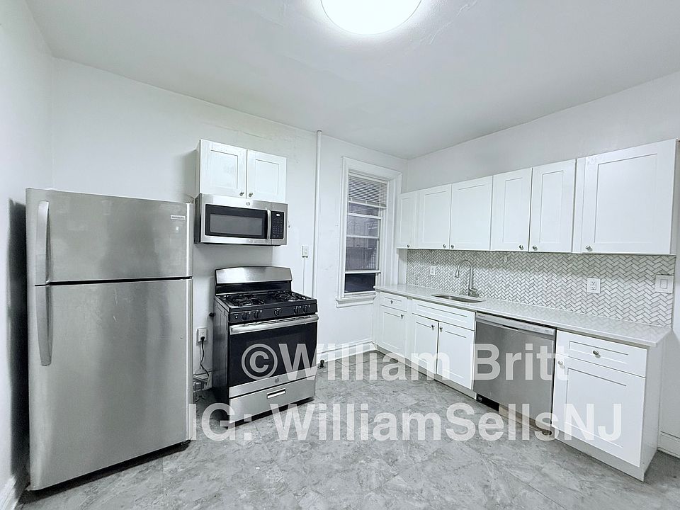 1st image of 257-259 Grant Ave #B8-1