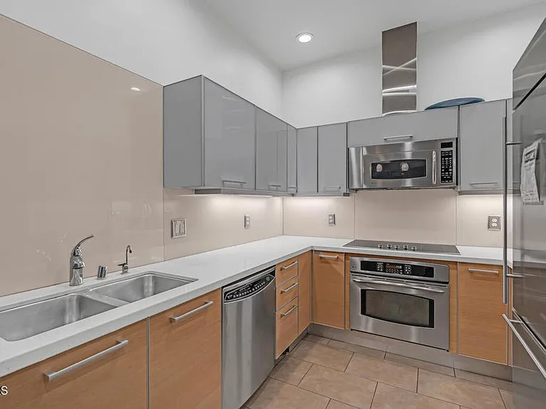 801 S Grand Ave #1710 — Photo 15