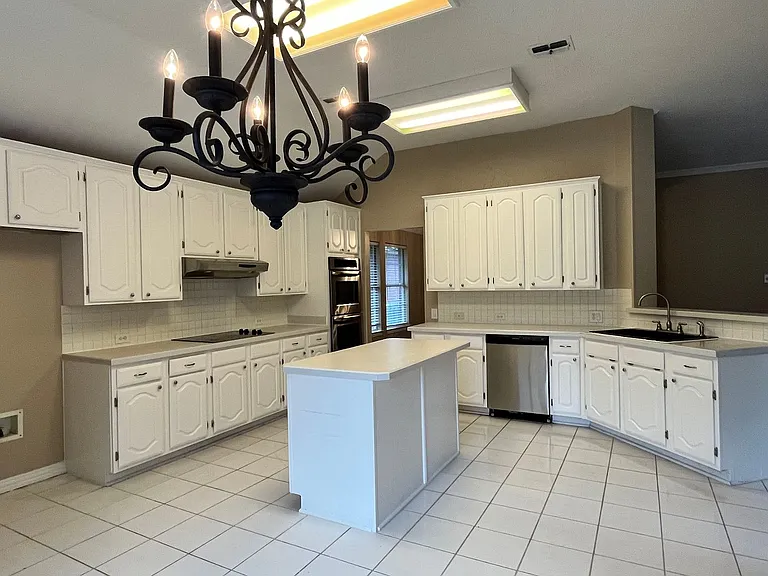 5605 Belle Chasse Ln — Photo 14
