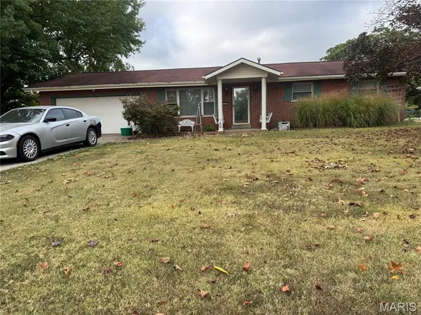 1221 Caulks Hill Rd, Saint Charles, MO 63304