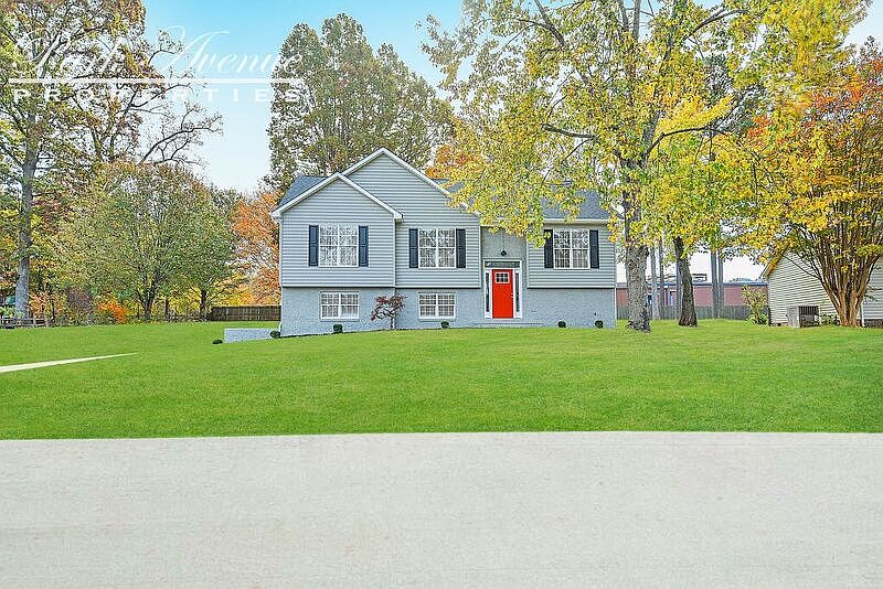 1st image of 1004 White Water Cir
