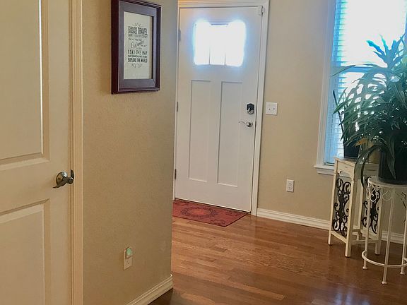 2nd image of 1270 S Oxbow Way
