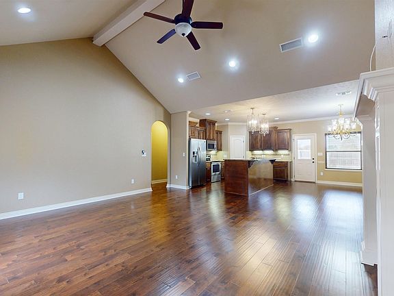 5th image of 524 Arnold Ln