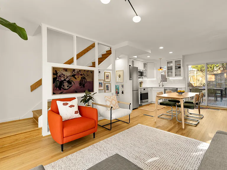 1733 Harvard St NW — Photo 8