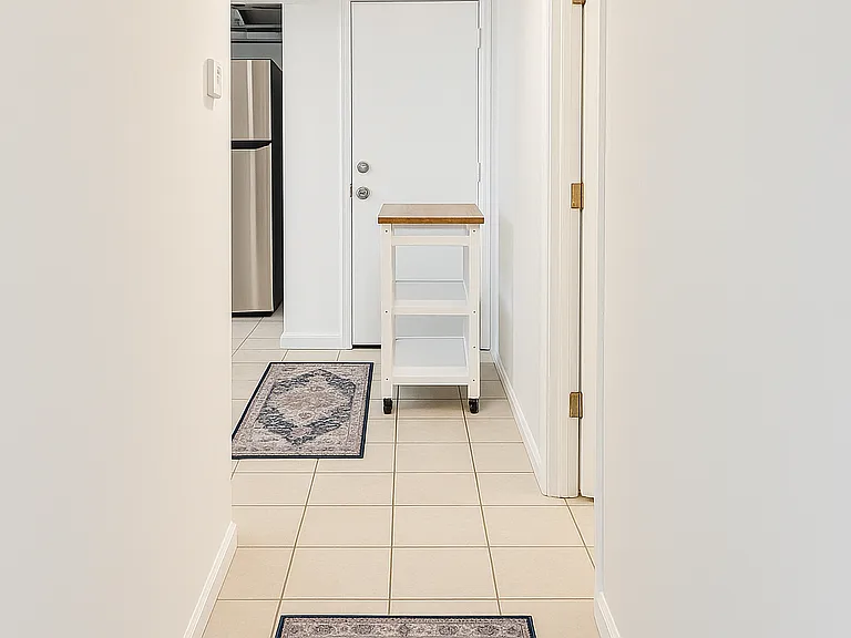 2710 N Lawndale Ave #G — Photo 4