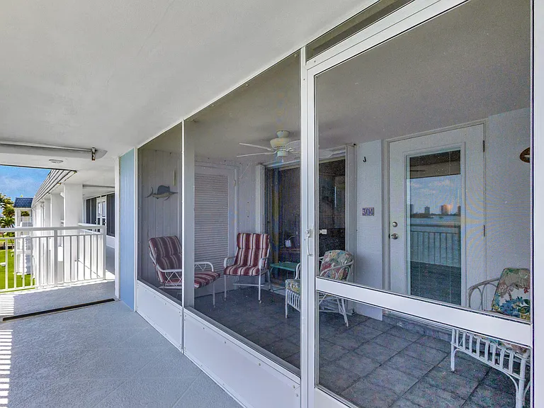 100 Shore Ct #304 — Photo 5