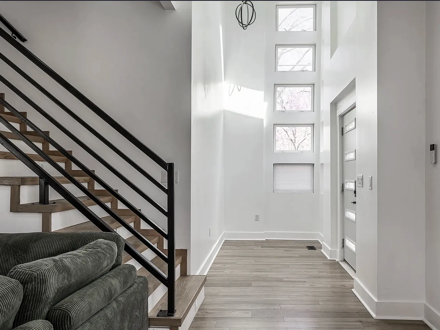 4 bed, 2450 sqft, $2,250 — Photo 3