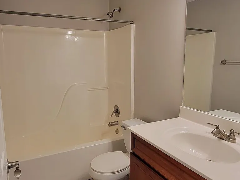194 Romie Dr — Photo 6