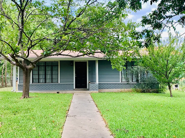 612 Wilmes Dr — Photo 10