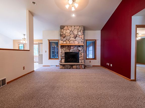 5th image of 102 N Aquila Ct