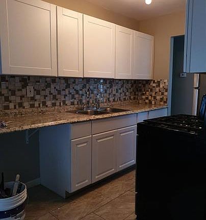 2nd image of 360 Shepley Dr #1