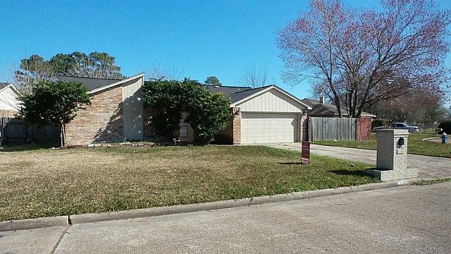 1st image of 8710 Croteau Dr