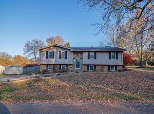 949 Treelane Dr, Newburgh, IN 47630