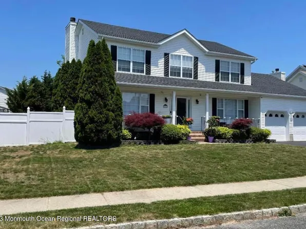 16 William Drive, Howell, NJ 07731