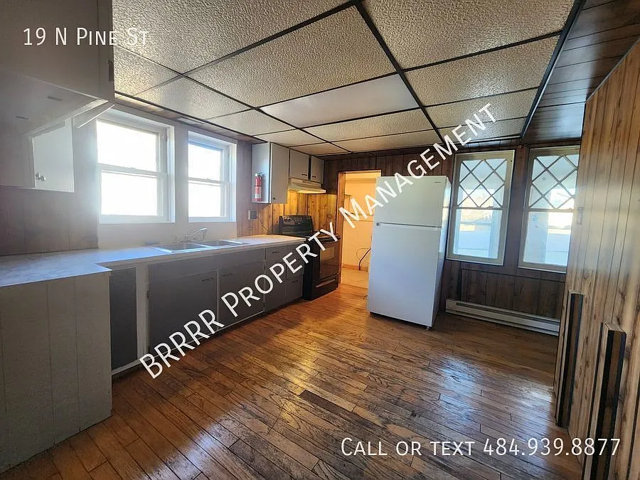 3 bed, 1.5 bath, $1,095 — Photo 4
