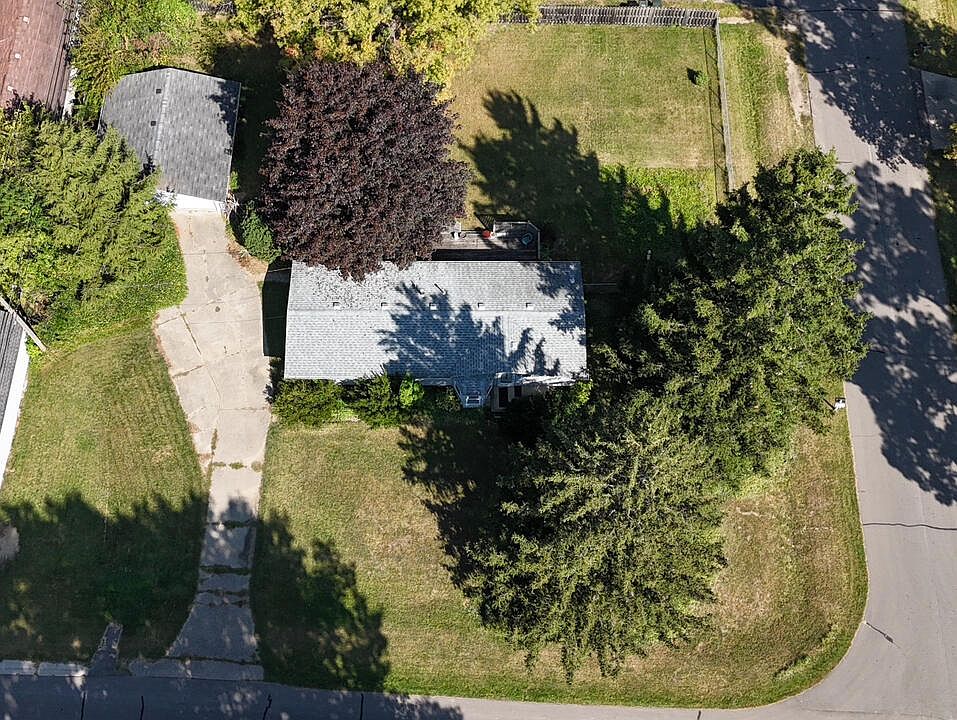 2nd image of 1735 Milton Ave
