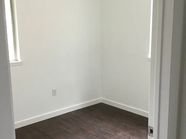 4311 Gram Ln — Photo 9
