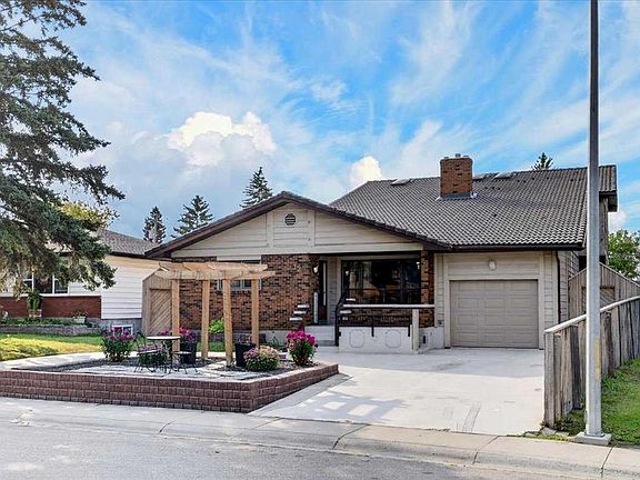 3rd image of 126 N Marbrooke Cir NE