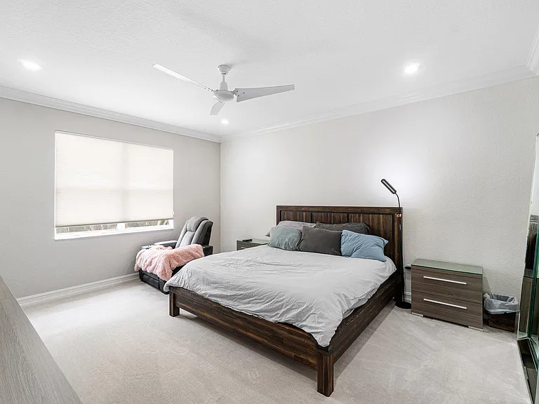 8300 Calabria Lakes Dr — Photo 25