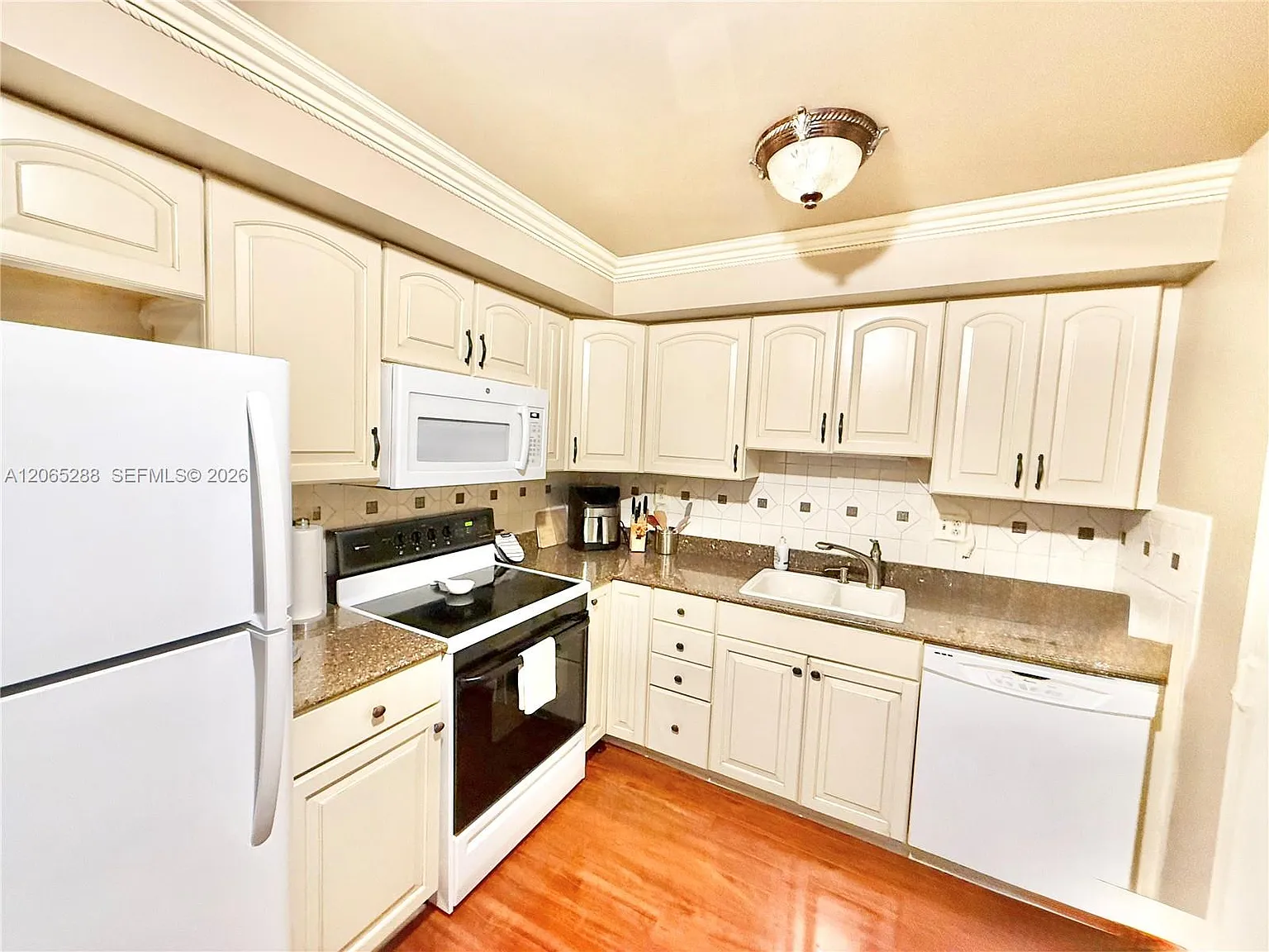 Olympus Condo Phase — Photo 2
