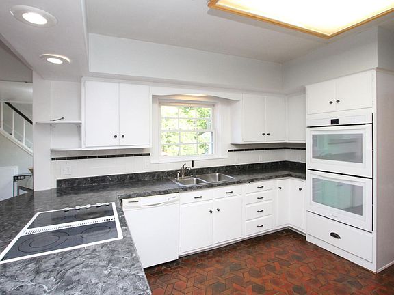 5th image of 6235 Oakland Dr #A