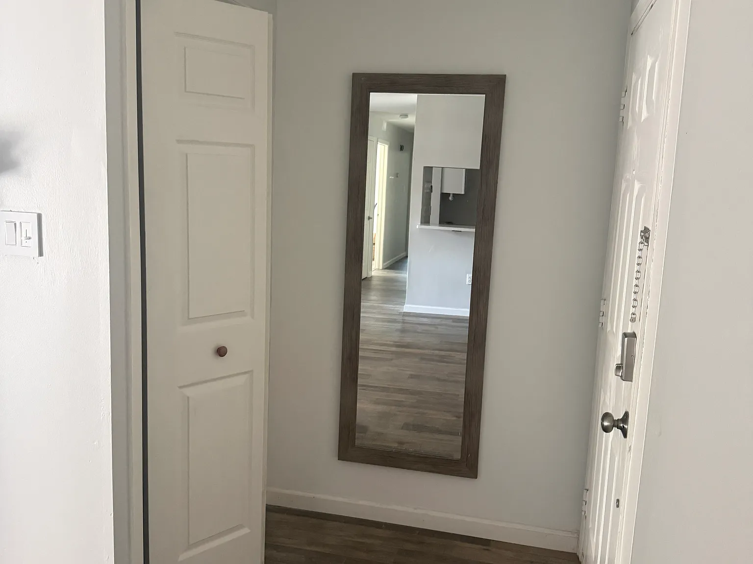215 Hickory Ct — Photo 4