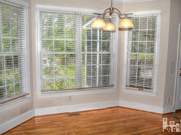5th image of 2726 Warlick Dr