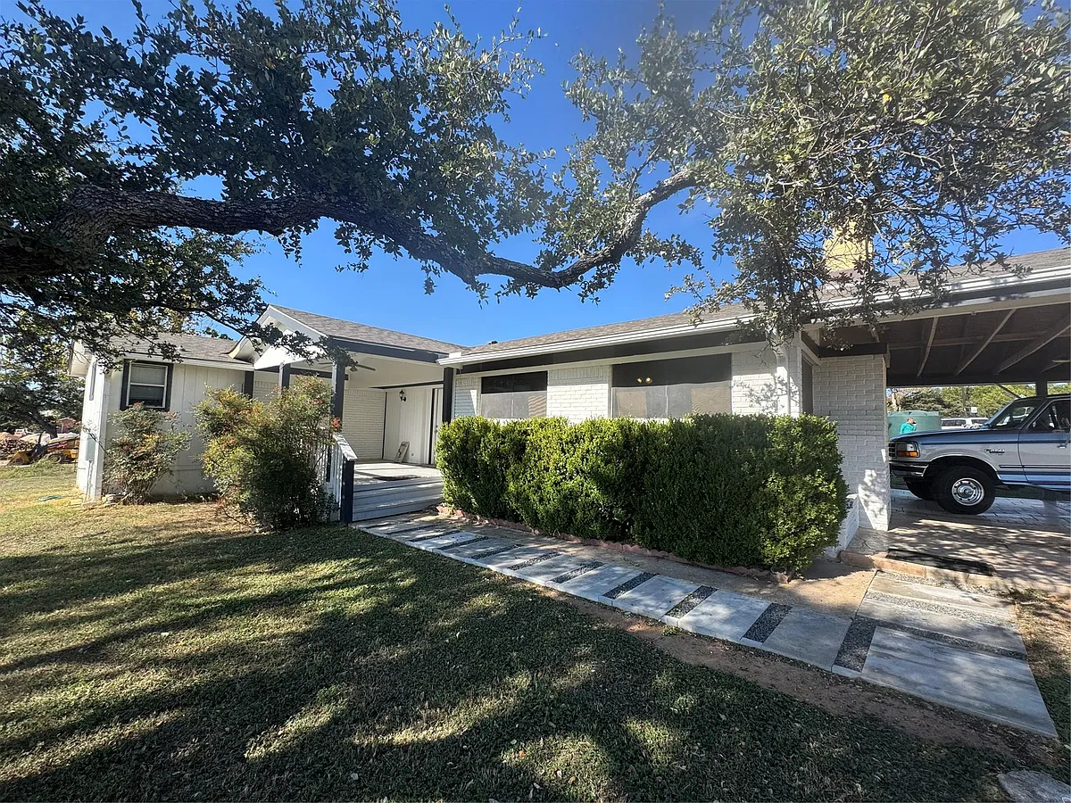 Building Photo - 5300 W Highway 290