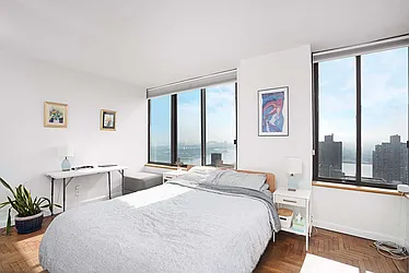 Rented by R New York