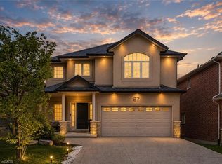 67 Newcombe Rd, Hamilton, ON L9H 7T3