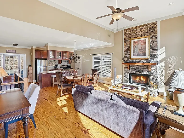 425 Sanderlin Mountain Dr — Photo 25