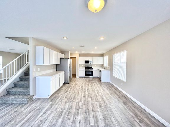 3rd image of 3236 River Glorious Ln