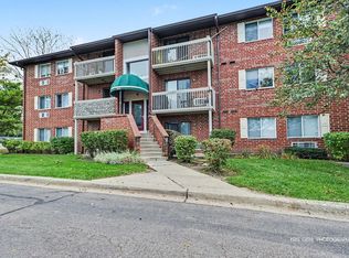 960 N Lakeside Dr APT 2A, Vernon Hills, IL 60061