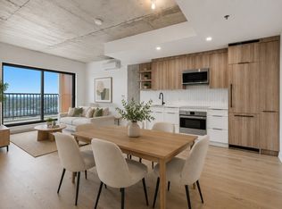 245 Boulevard Robert Bourassa #2408, Montreal, QC H3C2M2