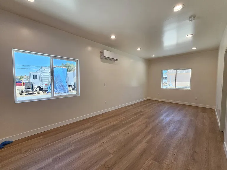 11821 Pipeline Ave #1 — Photo 5