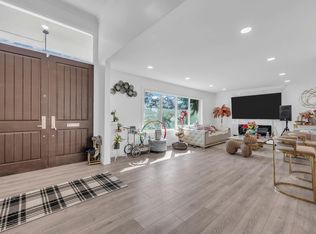 8025 Borden St, Vancouver, BC V5P 3E6