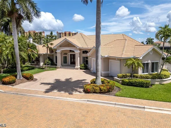 1523 Hermitage Ln, Cape Coral, FL 33914